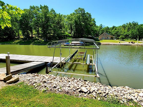 3rd image of 10547 Wildflower Dr
