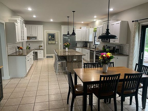 2nd image of 6040 Saint Elia Ct