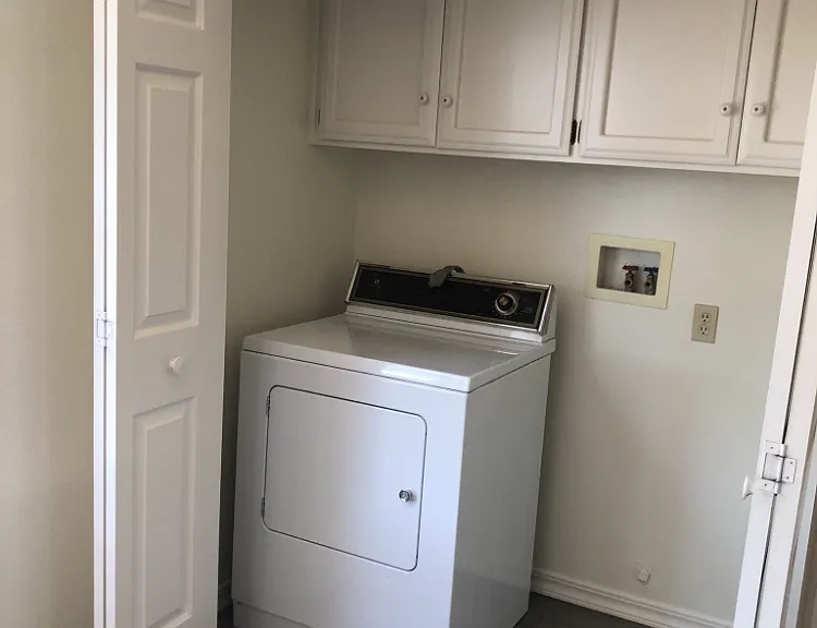 140 Helgren Ct — Photo 9
