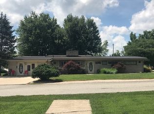 1210 W Oak St, Mitchell, IN 47446