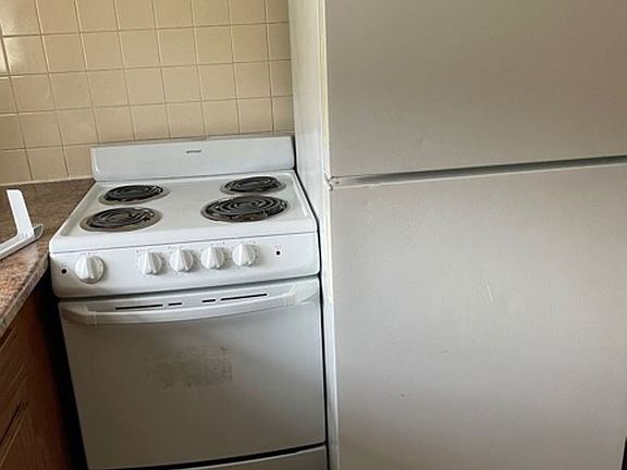 5th image of 253-257 Essex St #60-64