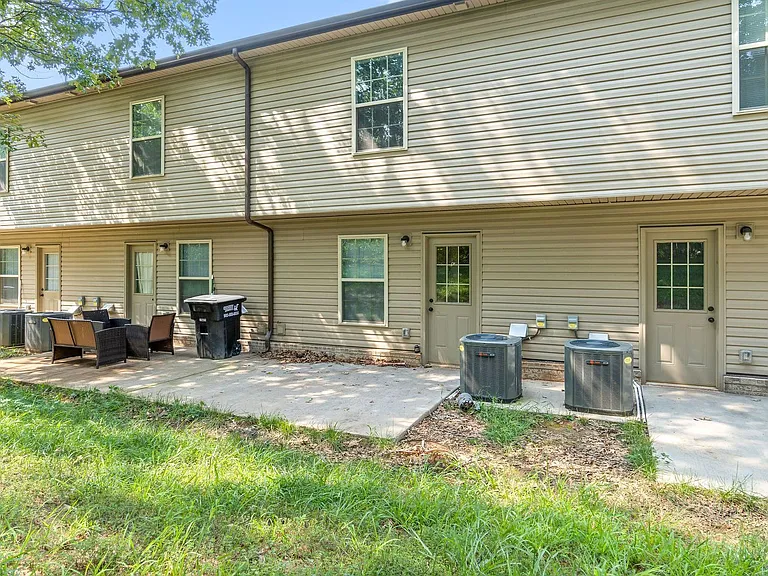 1269 Parkway Pl — Photo 45
