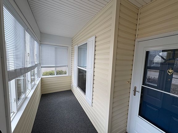 2nd image of 272 Rodeo Dr