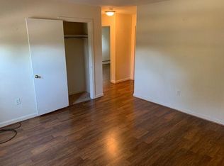 704 4th St APT 3, Delaware City, DE 19706