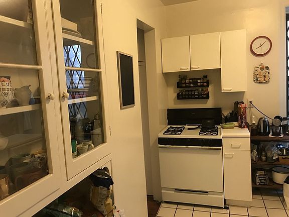 3rd image of 200 W 102nd St APT 4W