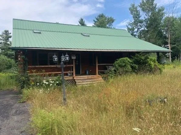 10 McQueen Rd, Fort Covington, NY 12937