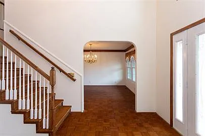 681 Marlborough Dr — Photo 15