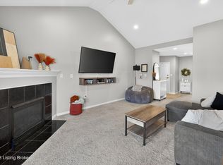 9316 Pine Lake Dr Unit 202, Louisville, KY 40220