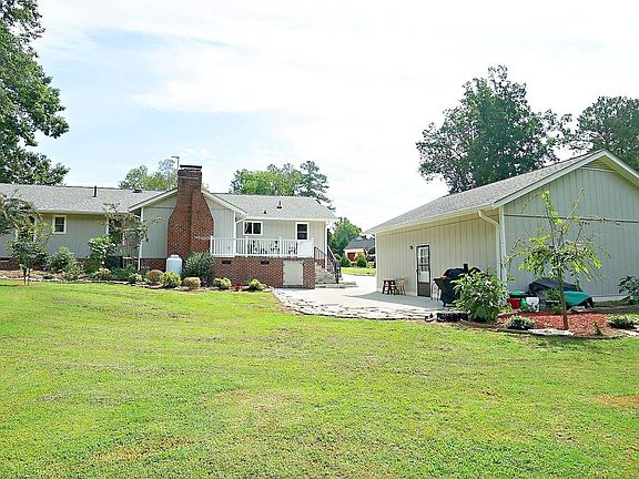 4th image of 202 Woodcroft Dr