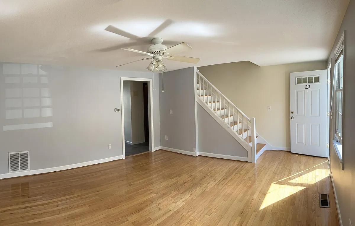 Building Photo - 22 Redbud Ln