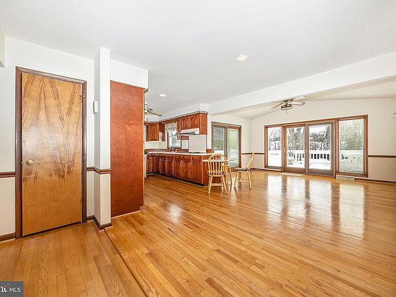 5th image of 11511 Crickenberger Rd