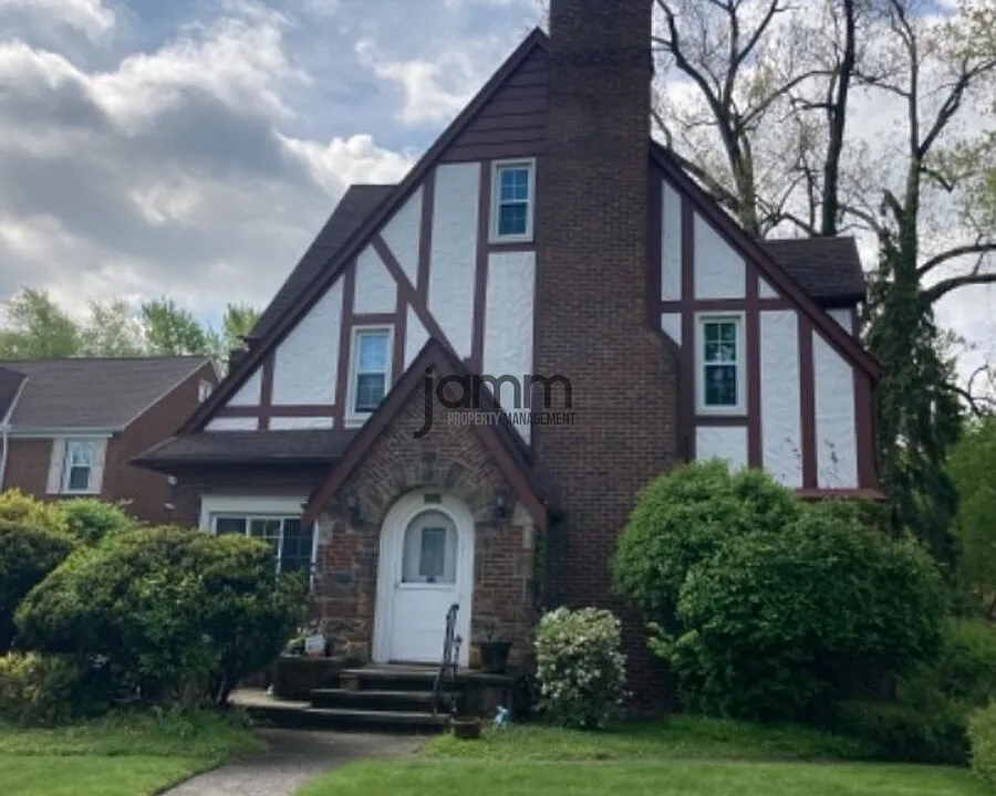 3722 Meadowbrook Blvd