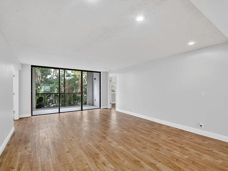 4080 Tivoli Ct #206 — Photo 8