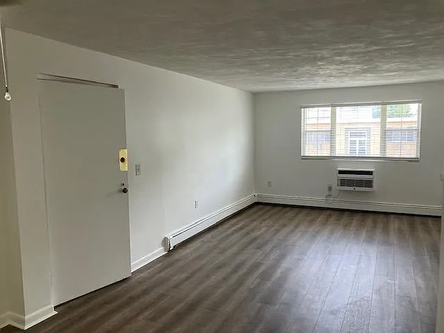 48 Bacon St #9 — Photo 3