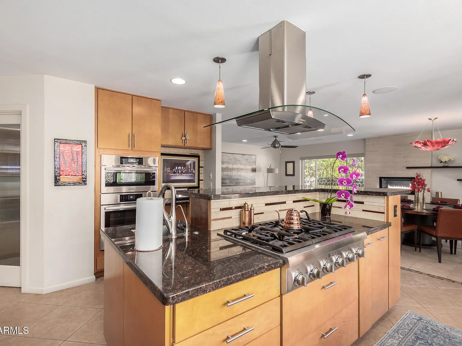 4 bed, 2.0 bath, 2560 sqft, $3,500 — Photo 4