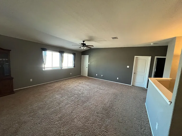 5561 Othello Dr — Photo 19