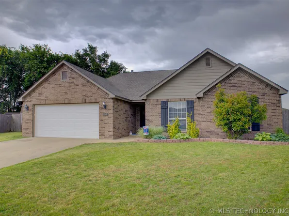 1102 E 146th Pl S, Glenpool, OK 74033