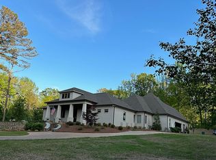 1604 Martin Hill Dr, Tupelo, MS 38804