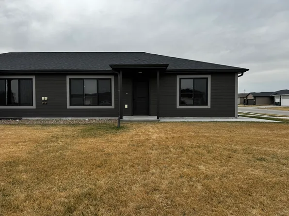 2311 E 36th St, Kearney, NE 68847
