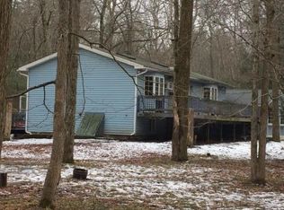 103 E Bridge Way, Dingmans Ferry, PA 18328