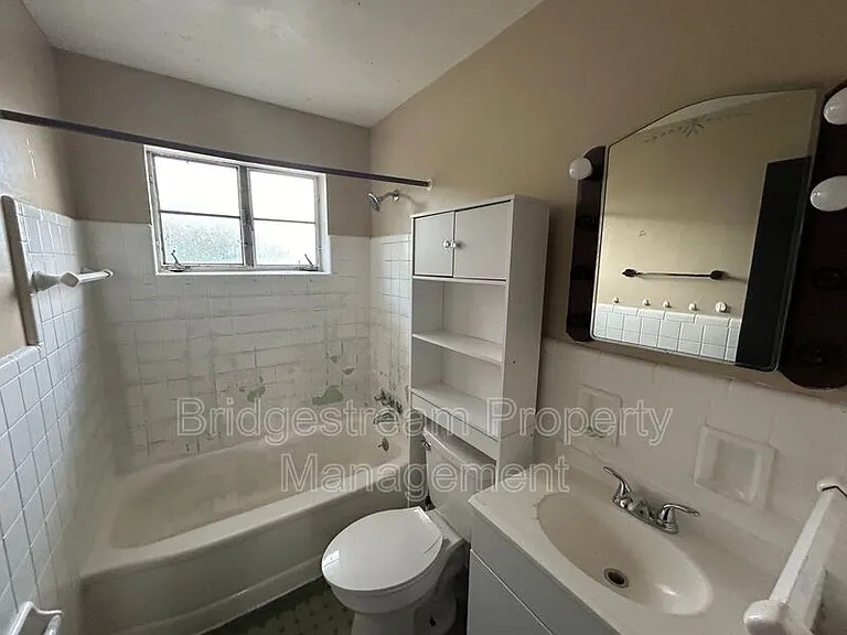 960 Sherwood Dr #B — Photo 7
