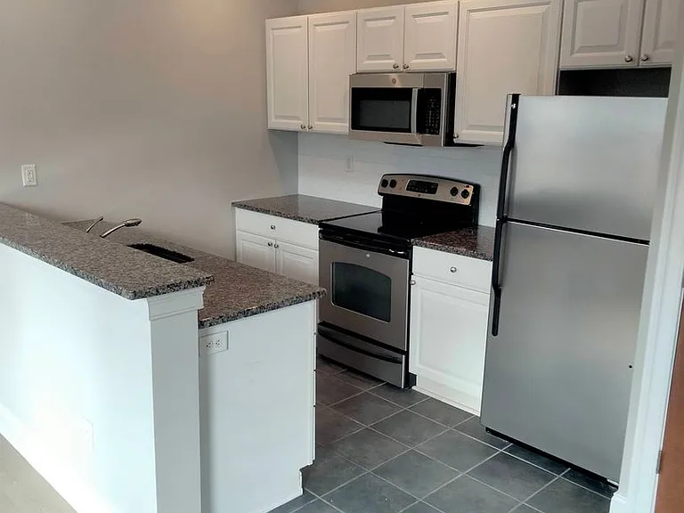 45 Imlay St — Photo 3