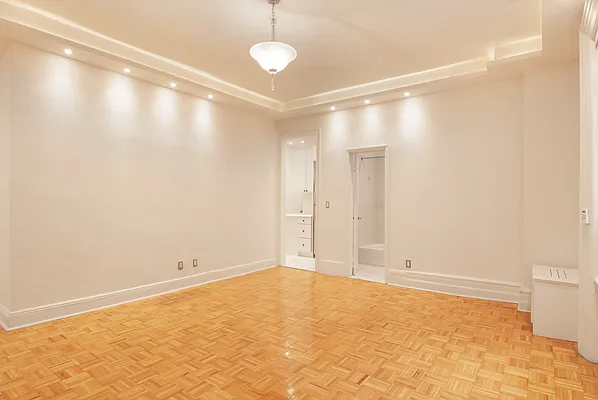 Rented by WAM Partners - William Moses Co. | media 24