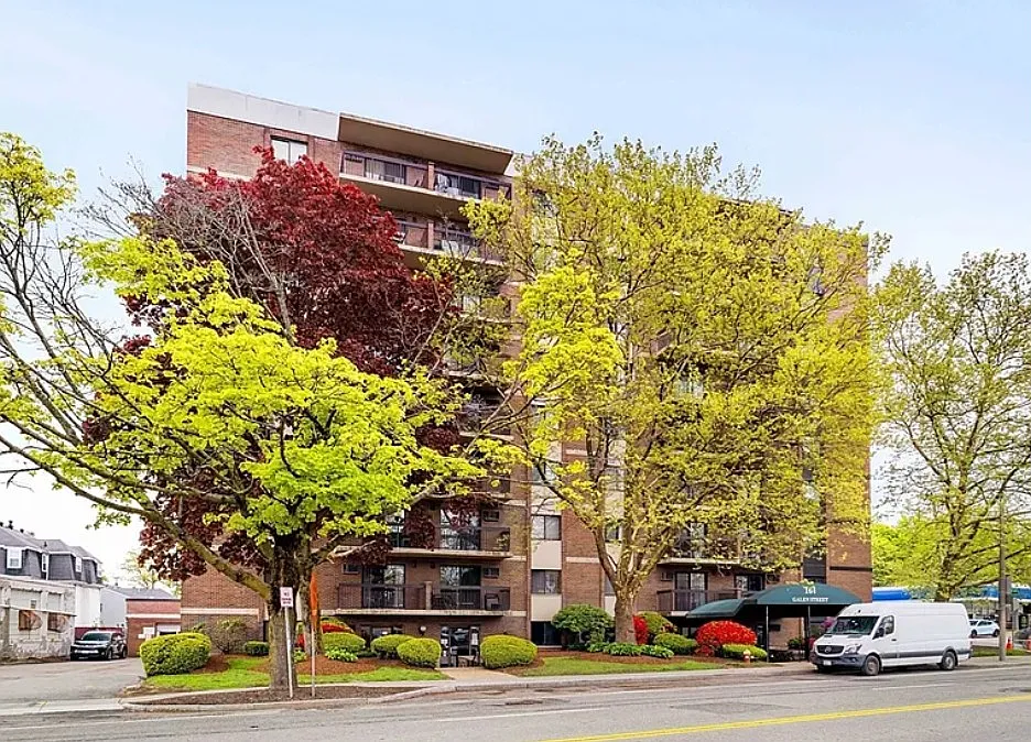 2 bed, 950 sqft, $2,700 — Photo 1