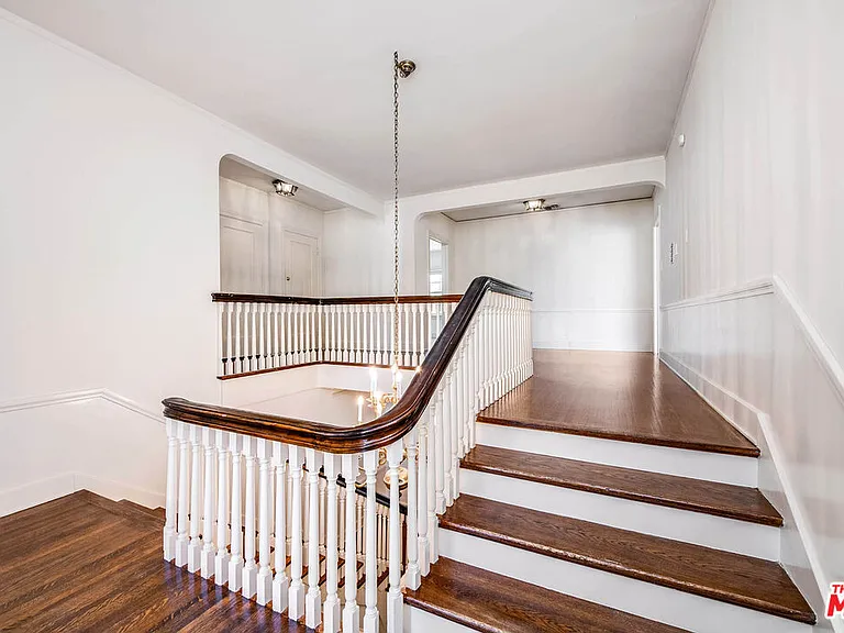 809 N Bedford Dr — Photo 20