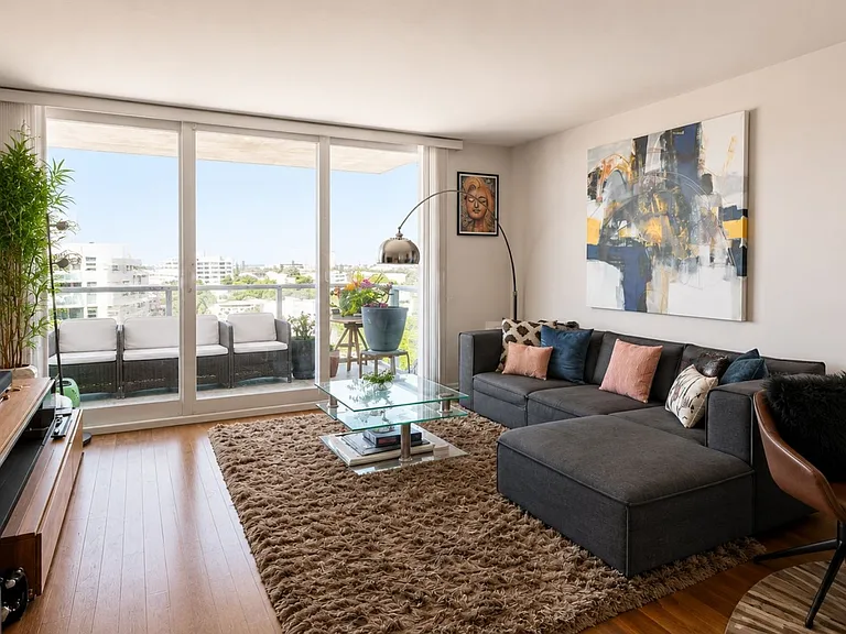 1000 West Ave #807 — Photo 11