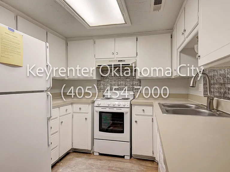 6550 N Meridian Ave Townhouse — Photo 13