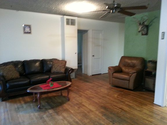 3rd image of 13628 Putnam St