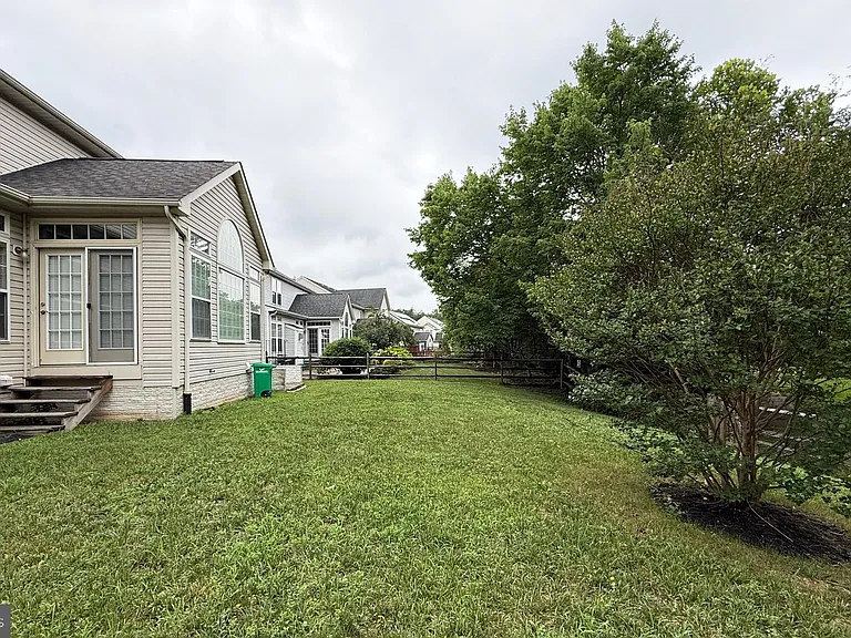 4415 Medallion Dr — Photo 48