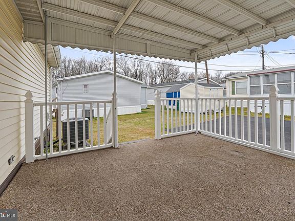 3rd image of 111 Briarwood Rd