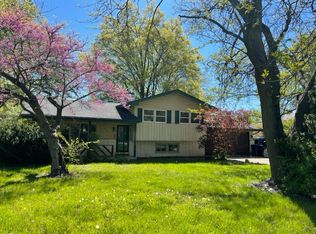 5701 Virginia Ave, Clarendon Hills, IL 60514