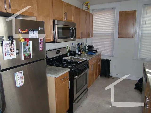 5 bed, 2200 sqft, $6,150 — Photo 4