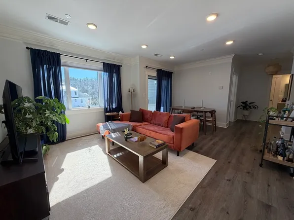 17 Hennery Way Unit G, Medfield, MA 02052