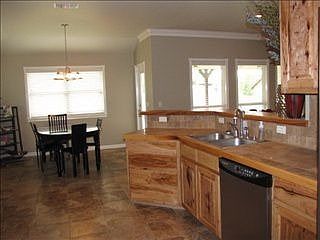 4th image of 1627 Sunspur Dr