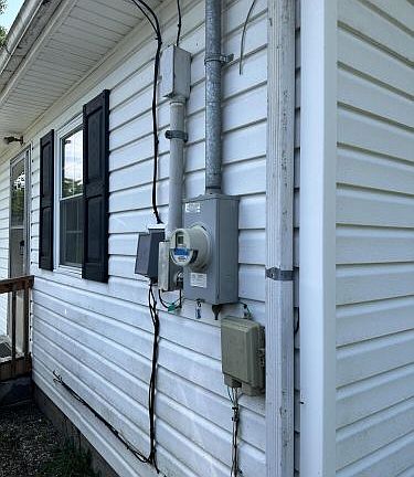 4th image of 1741 Granby Rd
