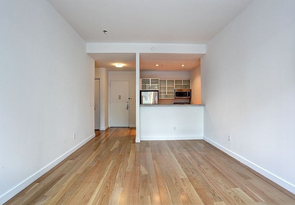1st image of 37 Wall St APT 8P