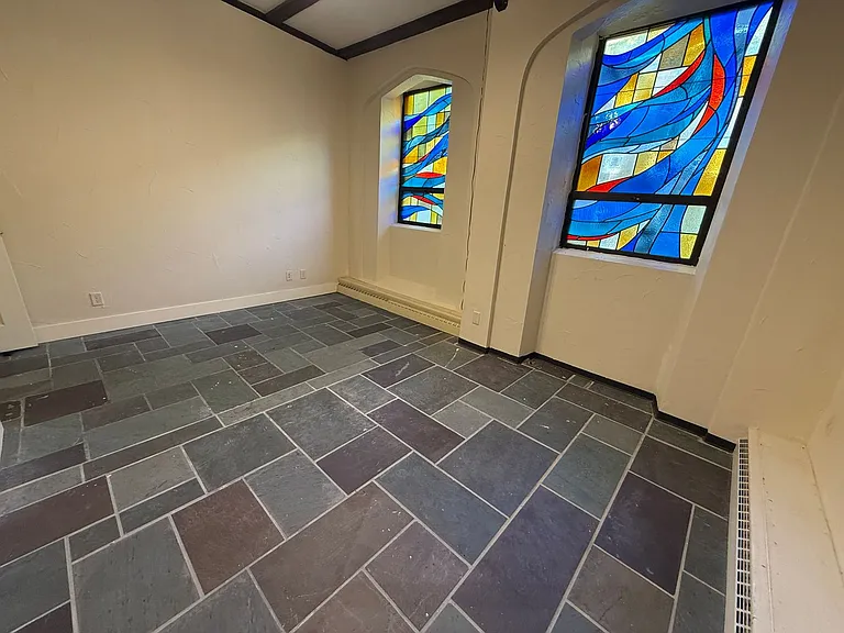 Cass Street Apartments — Photo 22