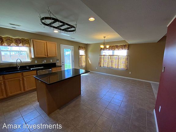 4th image of 2202 Bay Brook Dr