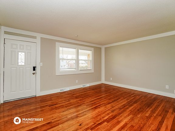 4th image of 4835 Downing Dr