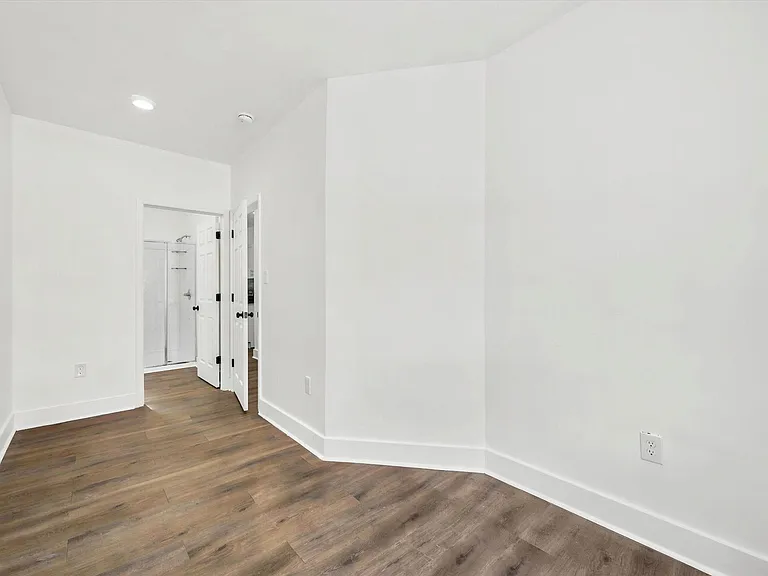 2867 N Lee St — Photo 12