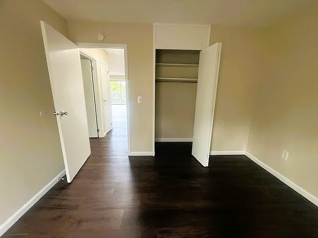 Burnet Park Apartments — Photo 4