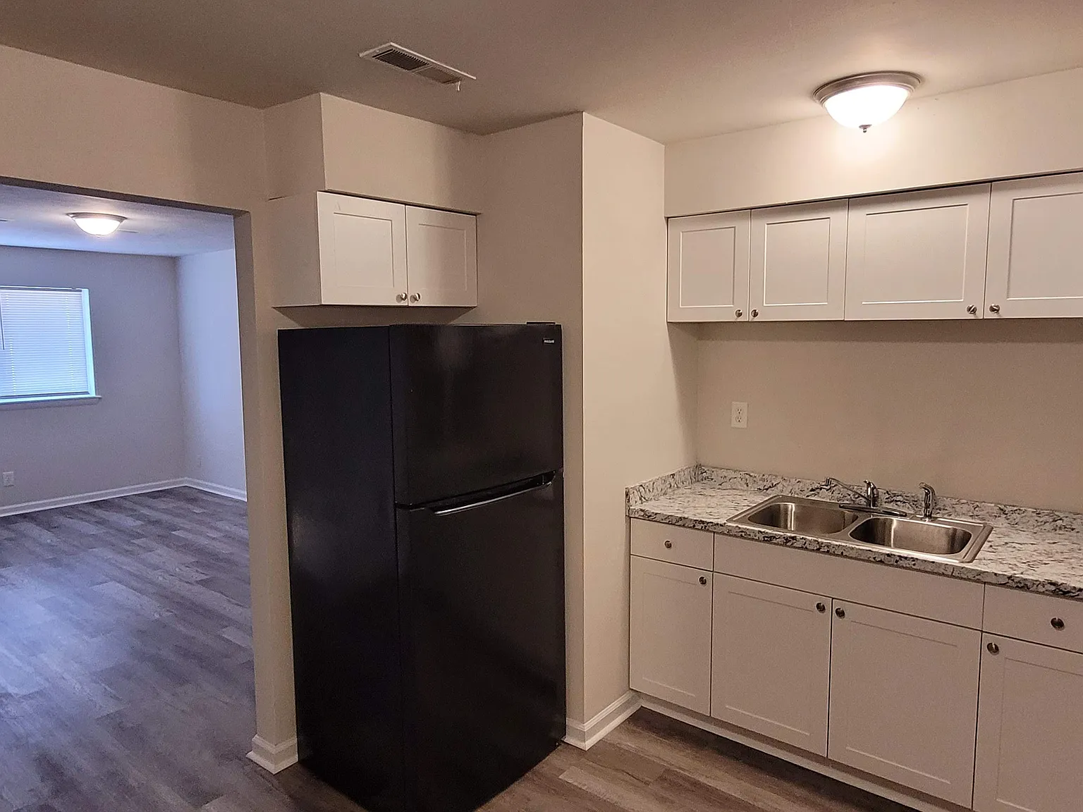 1 bed, 560 sqft, $950 — Photo 1