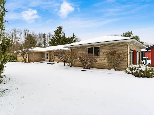 99 Sharon Rd SW, Pataskala, OH 43062