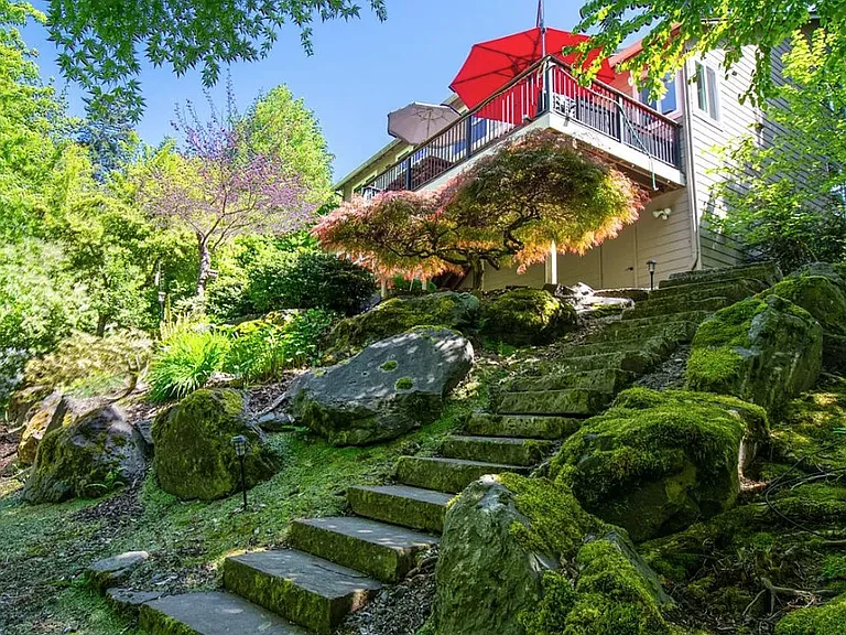 15812 NE 18th Ct — Photo 32
