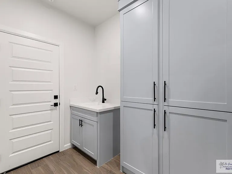 5612 Hedgerow Ct — Photo 11