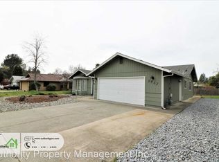 3712 Canterbury Dr, Redding, CA 96002